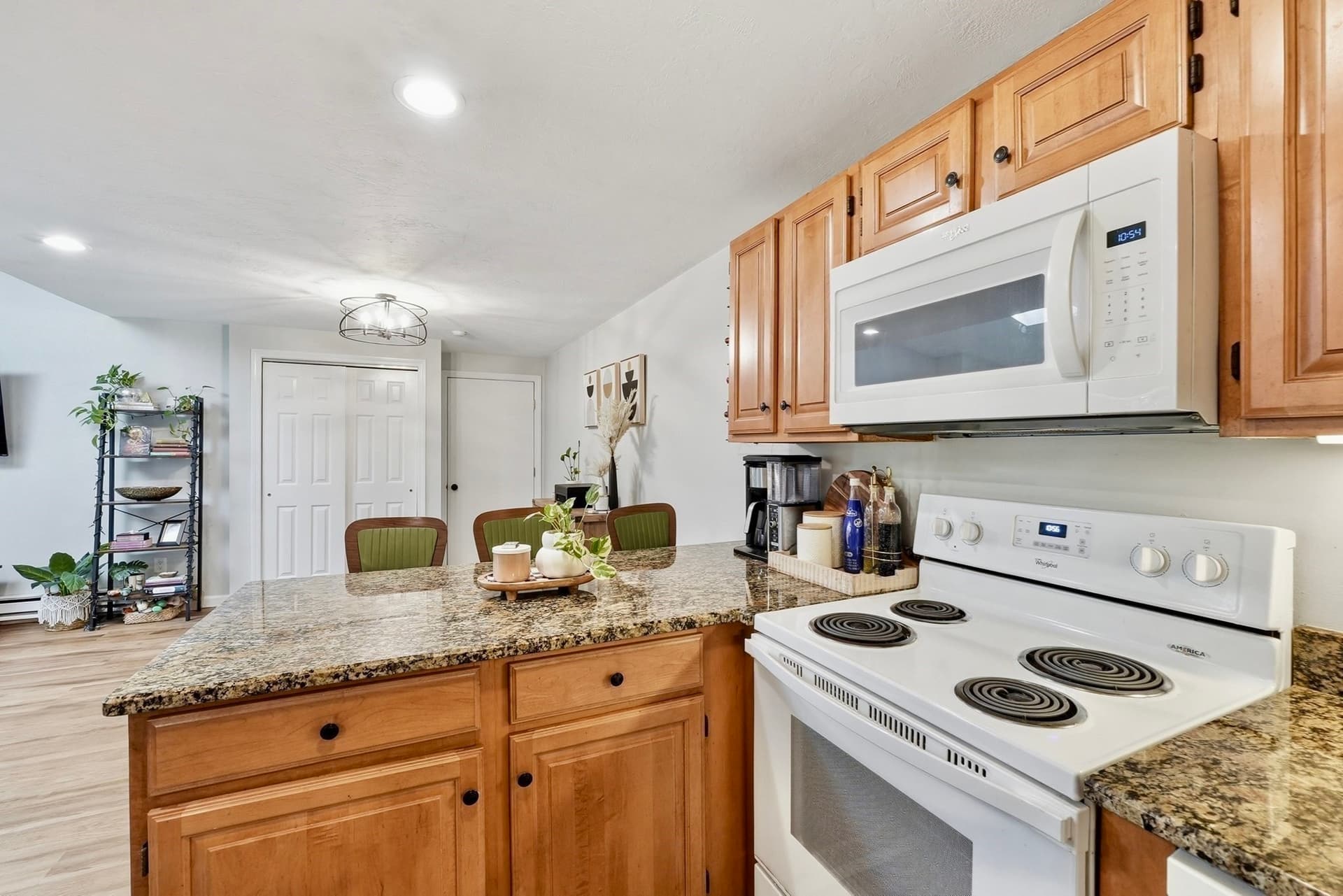 Condominium at 75 Huntoon Memorial Hwy # 10, Leicester MA 01524, photo 11 of 22