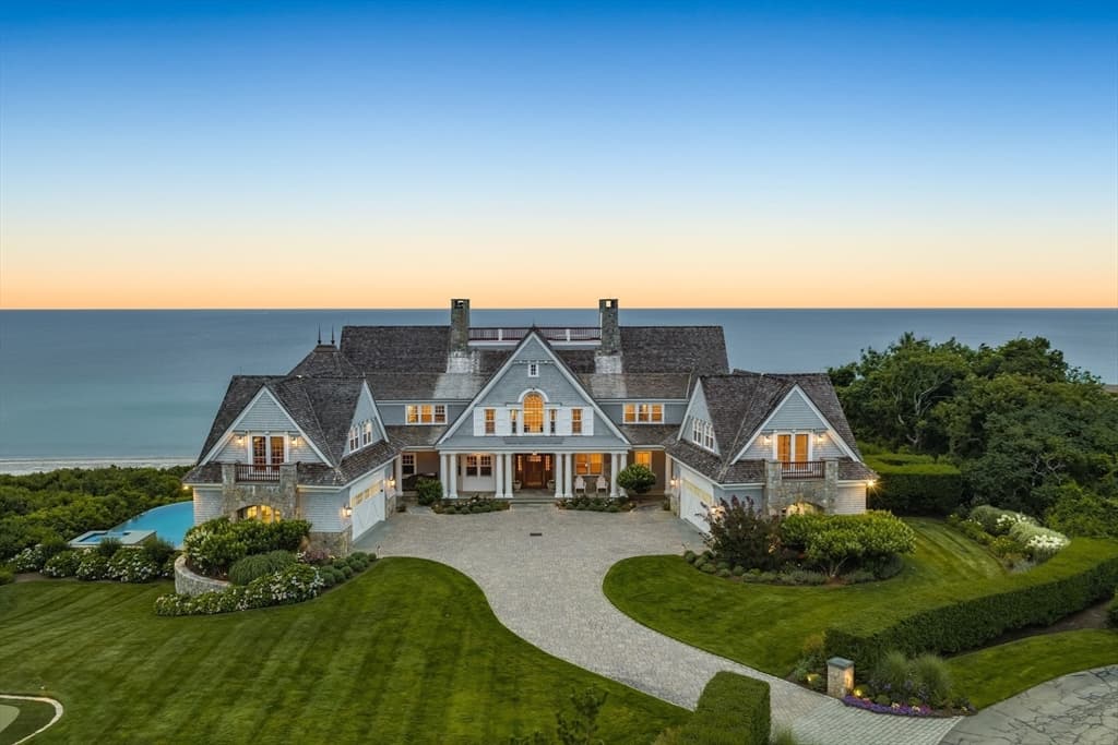 12 Foxcroft Ln, Sandwich MA 02537