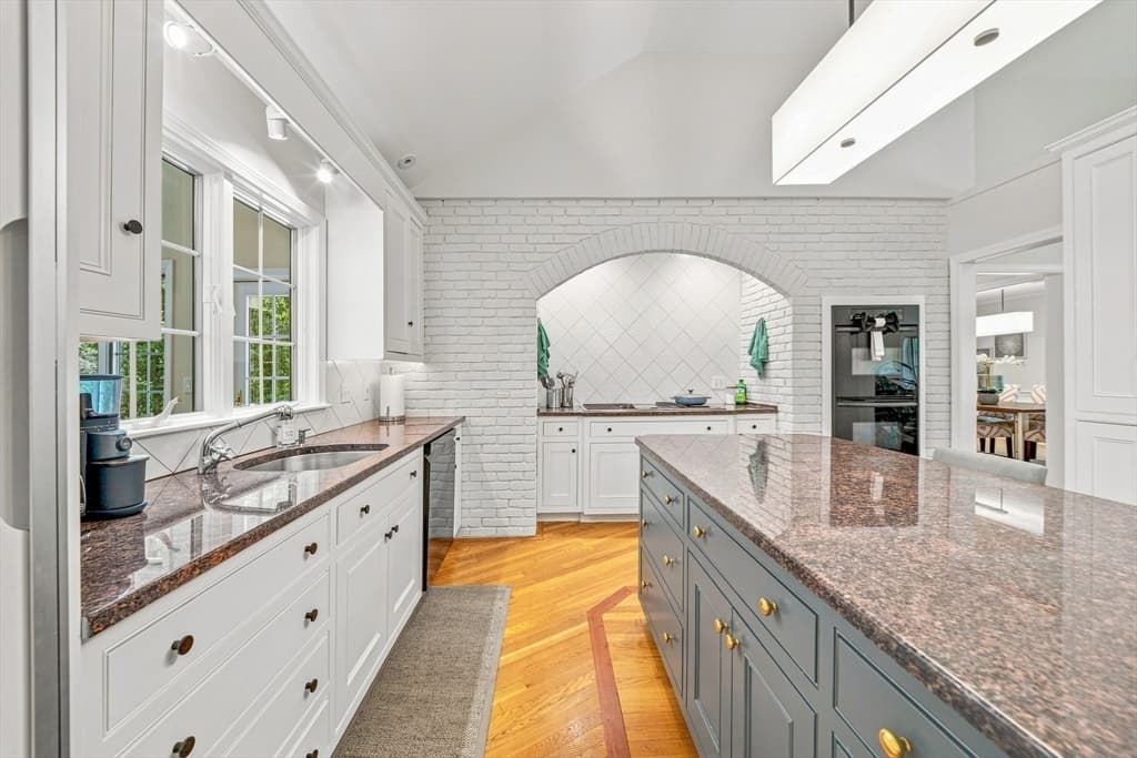 25 Laxfield Rd, Weston MA 02493 photo 11