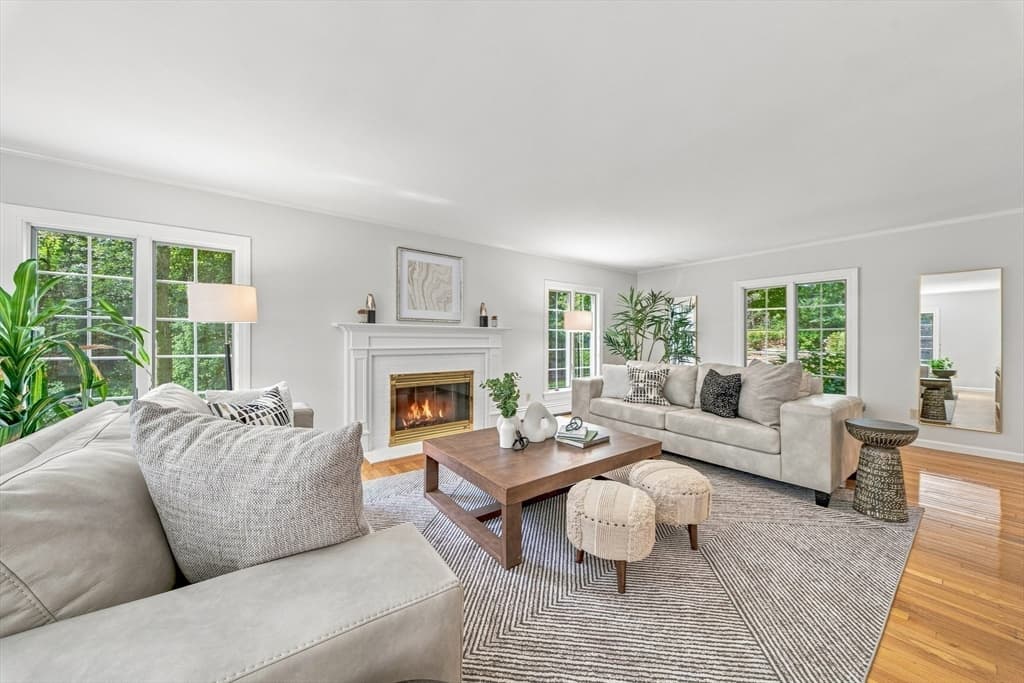 25 Laxfield Rd, Weston MA 02493 photo 4