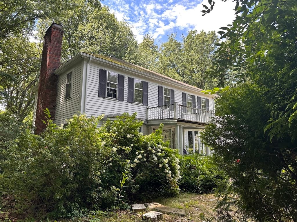 4 Windsor St, Chelmsford MA 01824