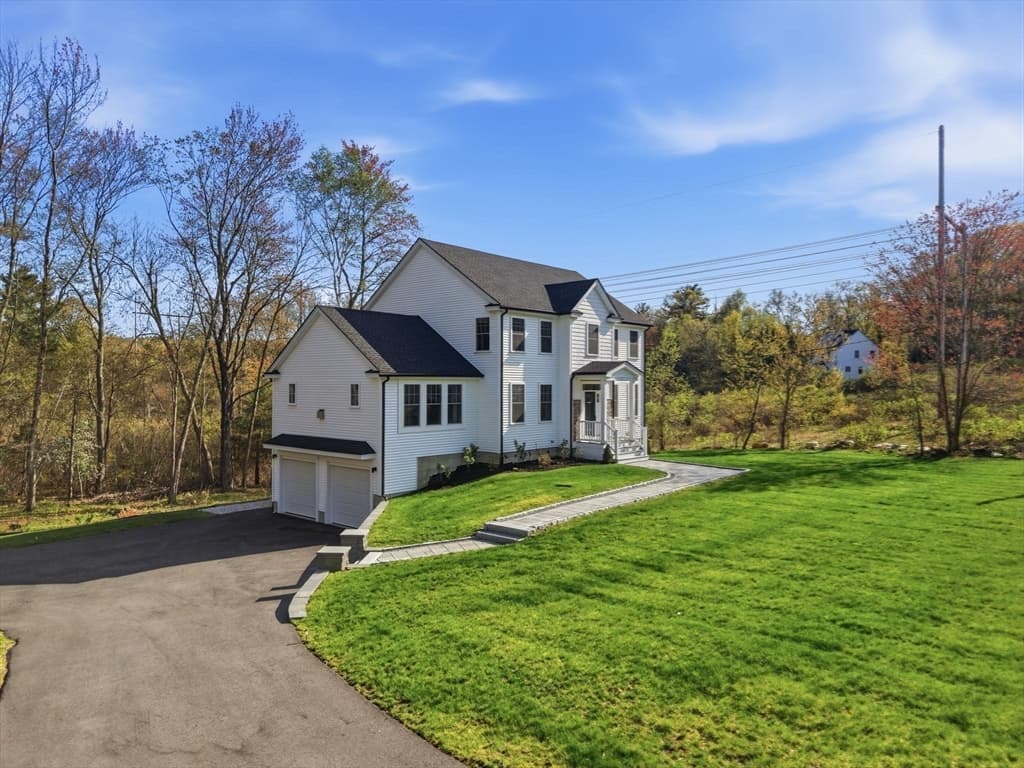 1 Smith Rd, Sutton MA 01590