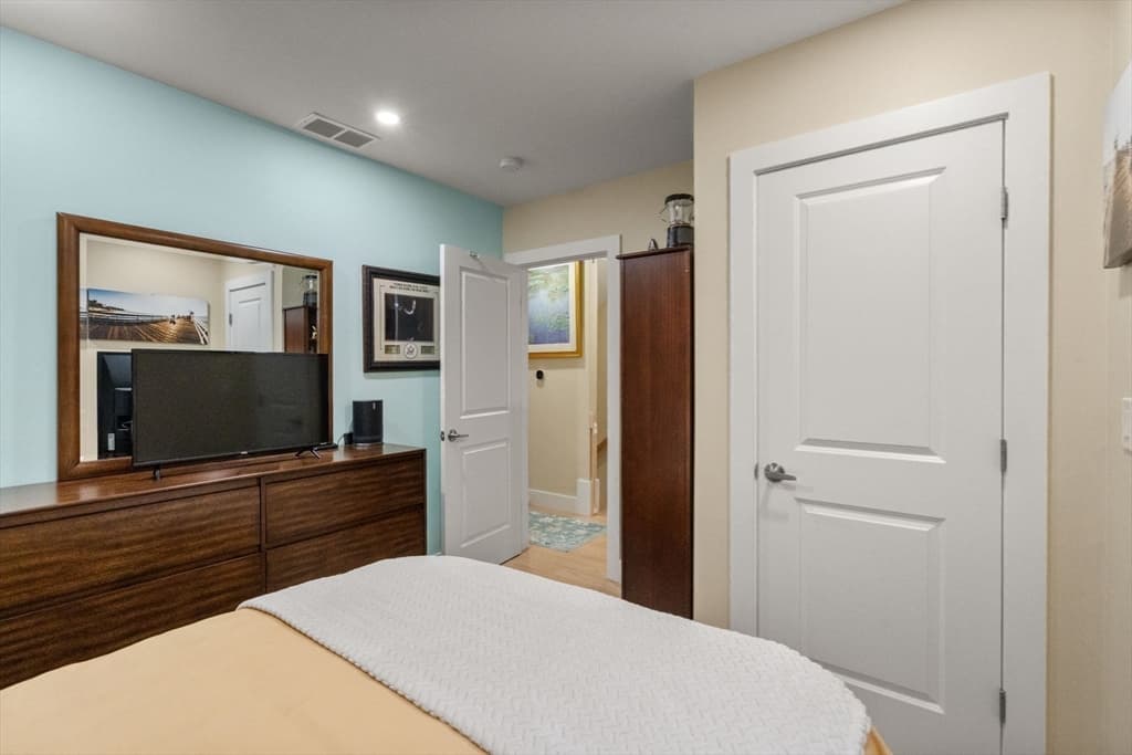 14 Brook Ave # 2, Waltham MA 02453 photo 12
