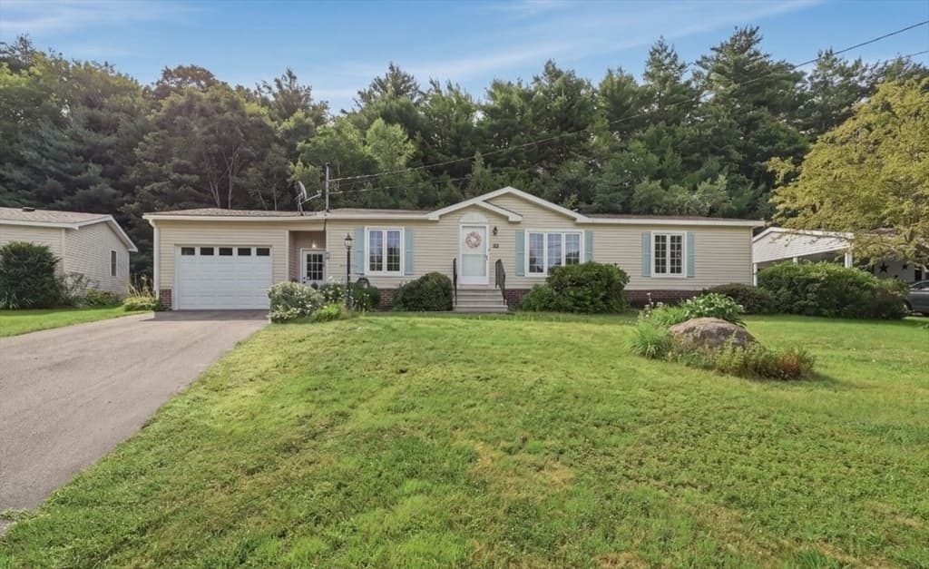 33 Bayberry Drive, Gardner MA 01440