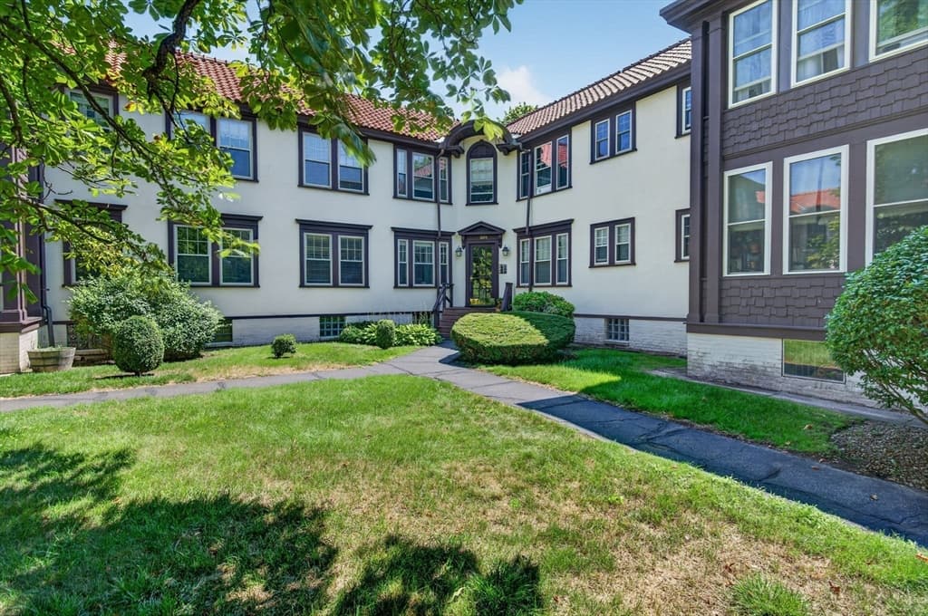 Condominium at 100-1/2 Main St # M, Andover MA 01810, Andover, photo 2 of 28