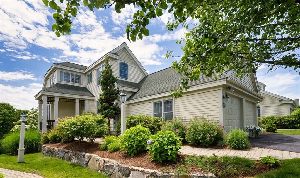 69 Carriage Hill Circle # 69, Southborough MA 01772 photo 2