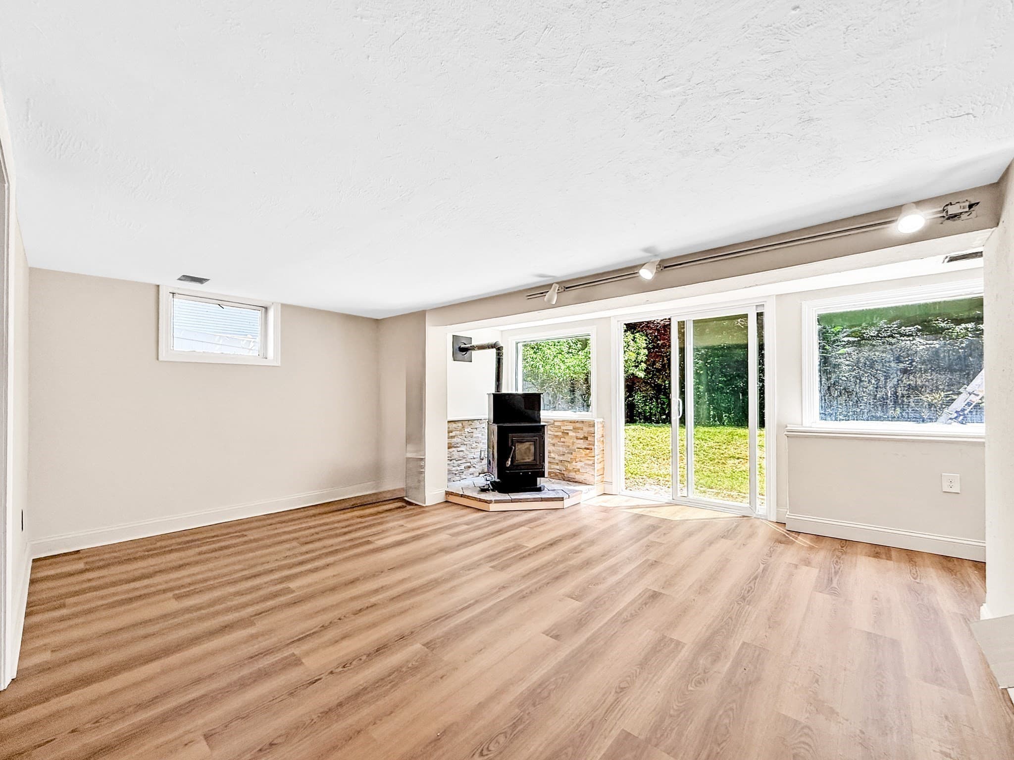 Single Family Residence at 89 Goodale St, Haverhill MA 01830, photo 20 of 36