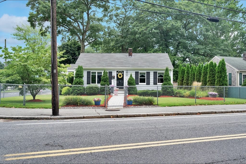 73 Green St, Abington MA 02351 photo 2