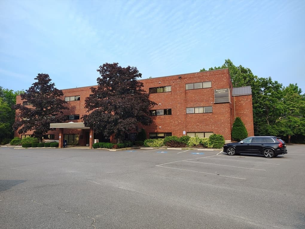 511 W Grove St # 302, Middleboro MA 02346