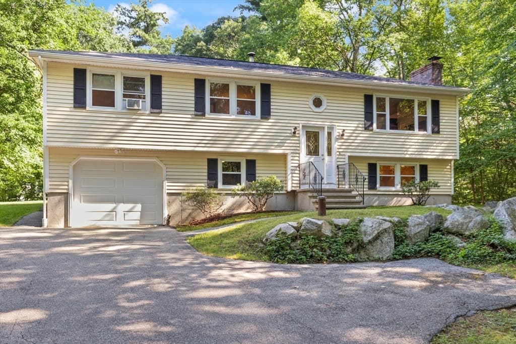 58 Roosevelt Rd, Wilmington MA 01887