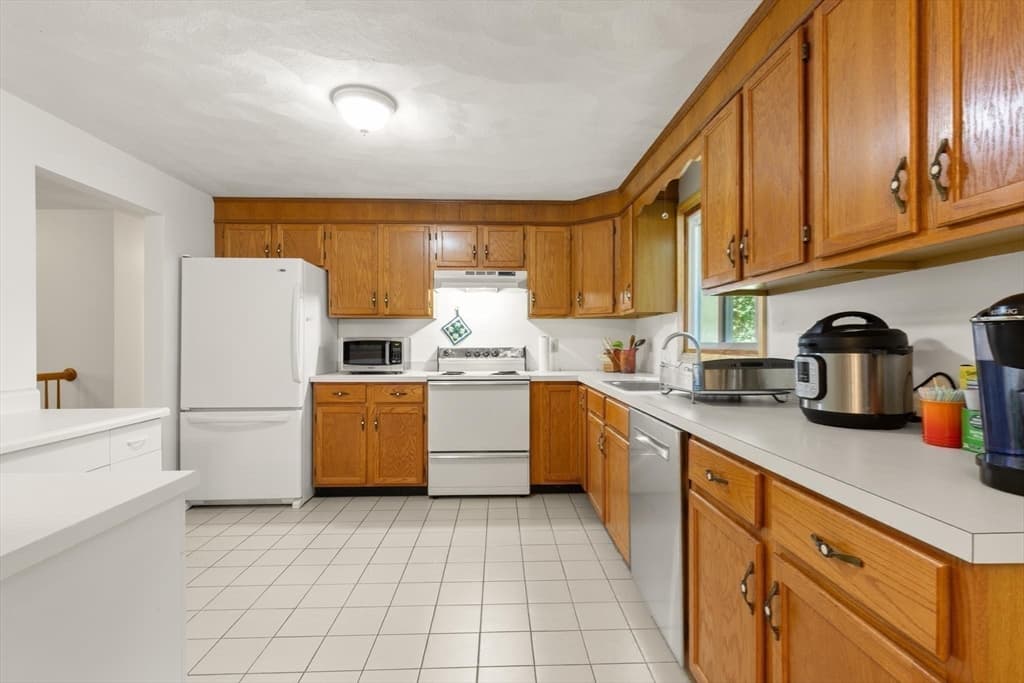 58 Roosevelt Rd, Wilmington MA 01887 photo 8