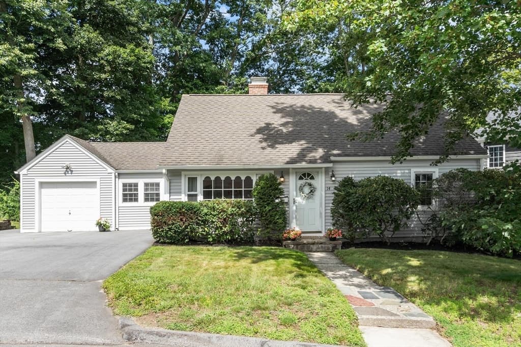 14 Meadow Ln, Worcester MA 01602 photo 2