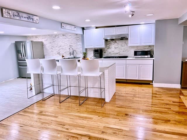 289 Burnham Rd, Lowell MA 01852