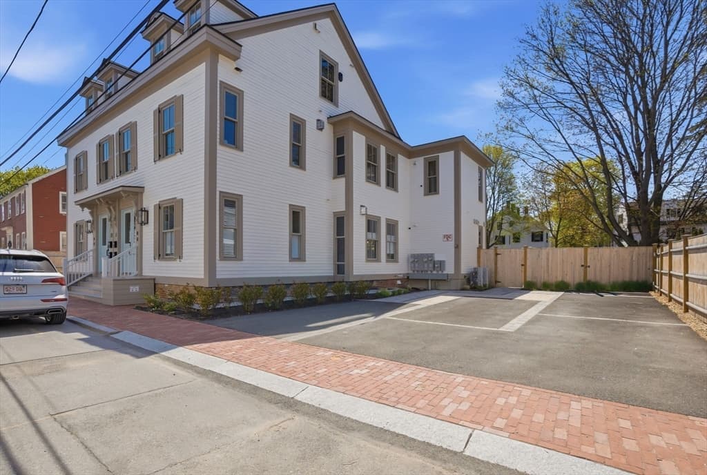 8 Milk Street # B, Newburyport MA 01950