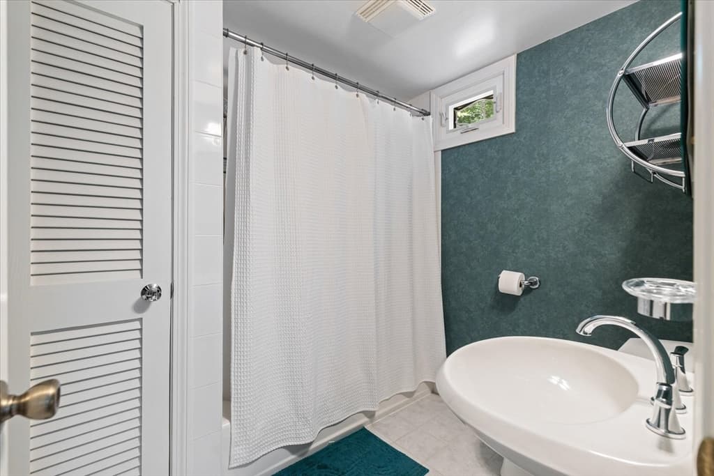 33 Pine Arden Dr, West Boylston MA 01583 photo 25