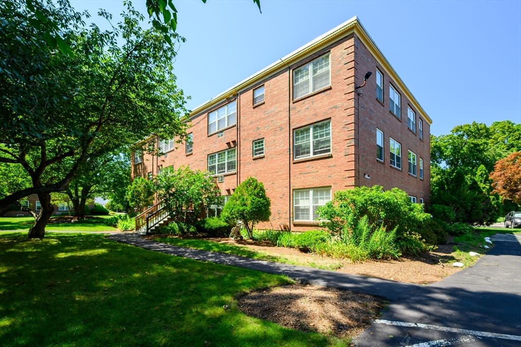Condominium at 25 Woodsum Drive # 7, Braintree MA 02184, Braintree, photo 27 of 32