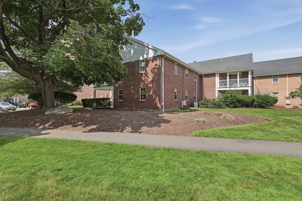 25 Jessica Dr # A, Stoughton MA 02072 photo 3