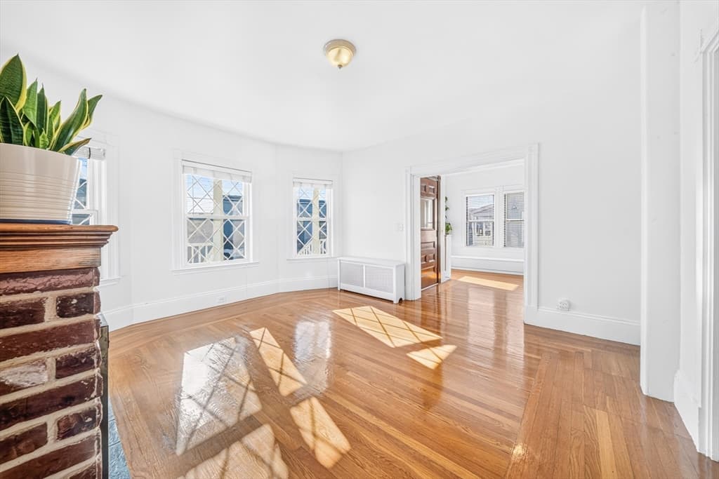 546 Shirley St, Winthrop MA 02152 photo 6
