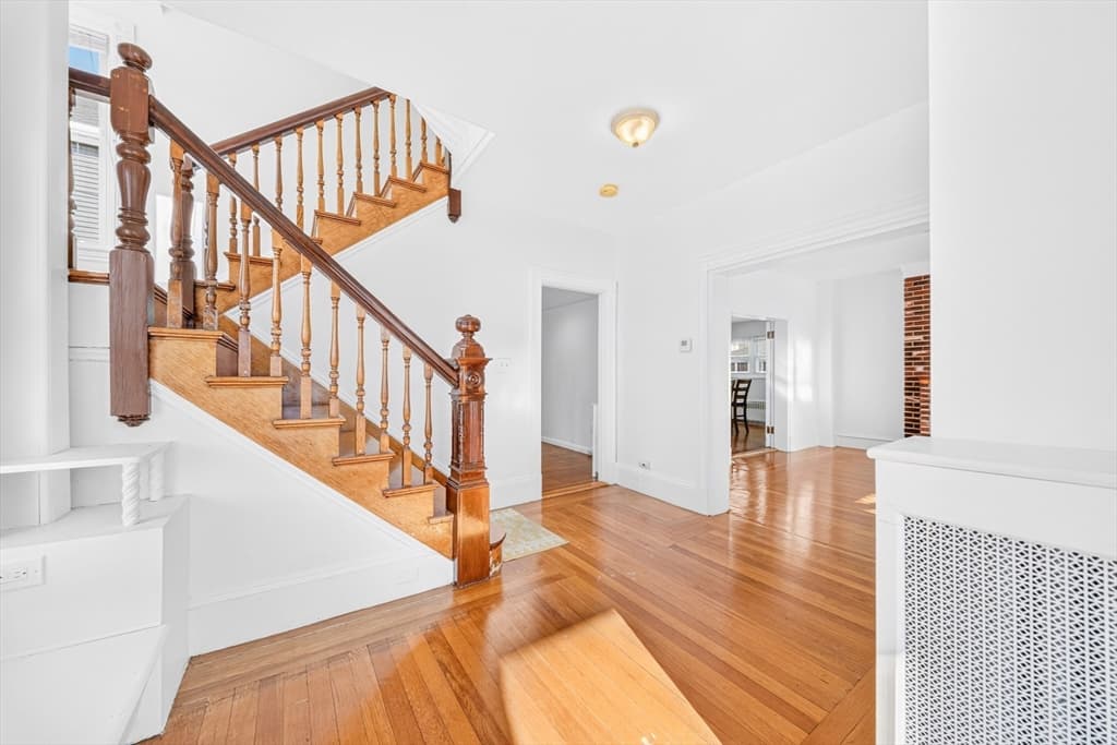 546 Shirley St, Winthrop MA 02152 photo 8