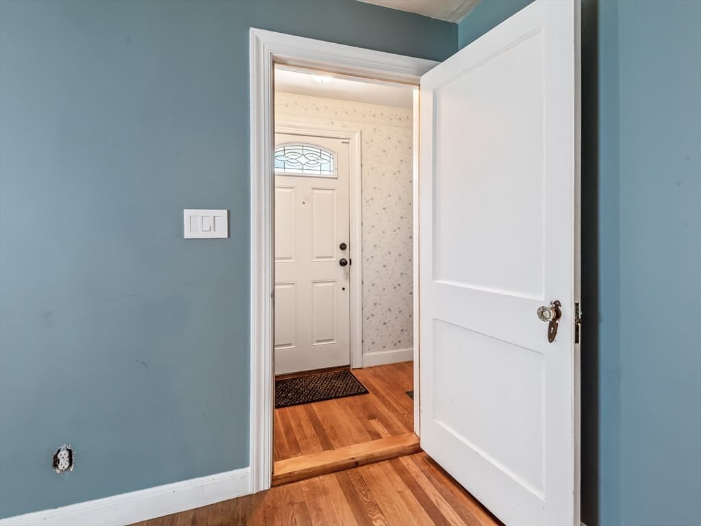422 Mill St, Worcester MA 01602 photo 5