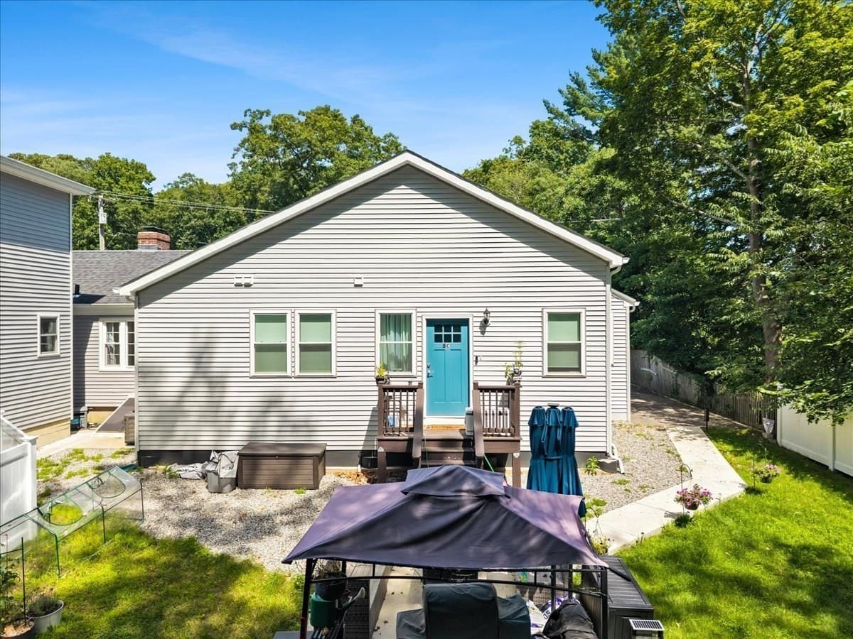 3 Family at 5 Highland Avenue, Plainville MA 02762, photo 4 of 41