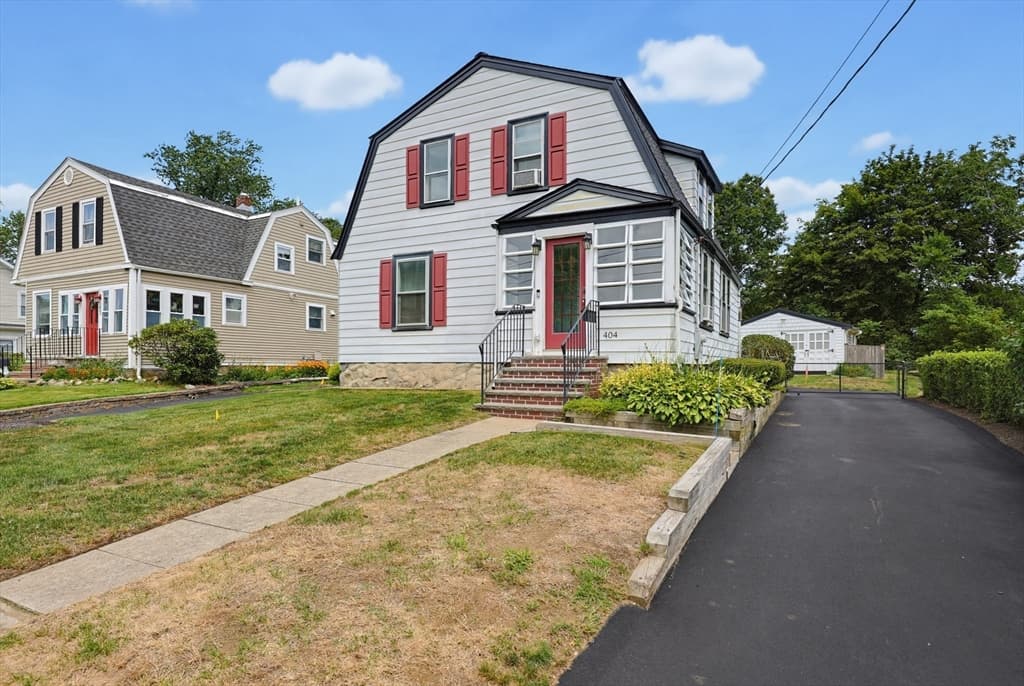 404 Park St, Stoughton MA 02072 photo 2