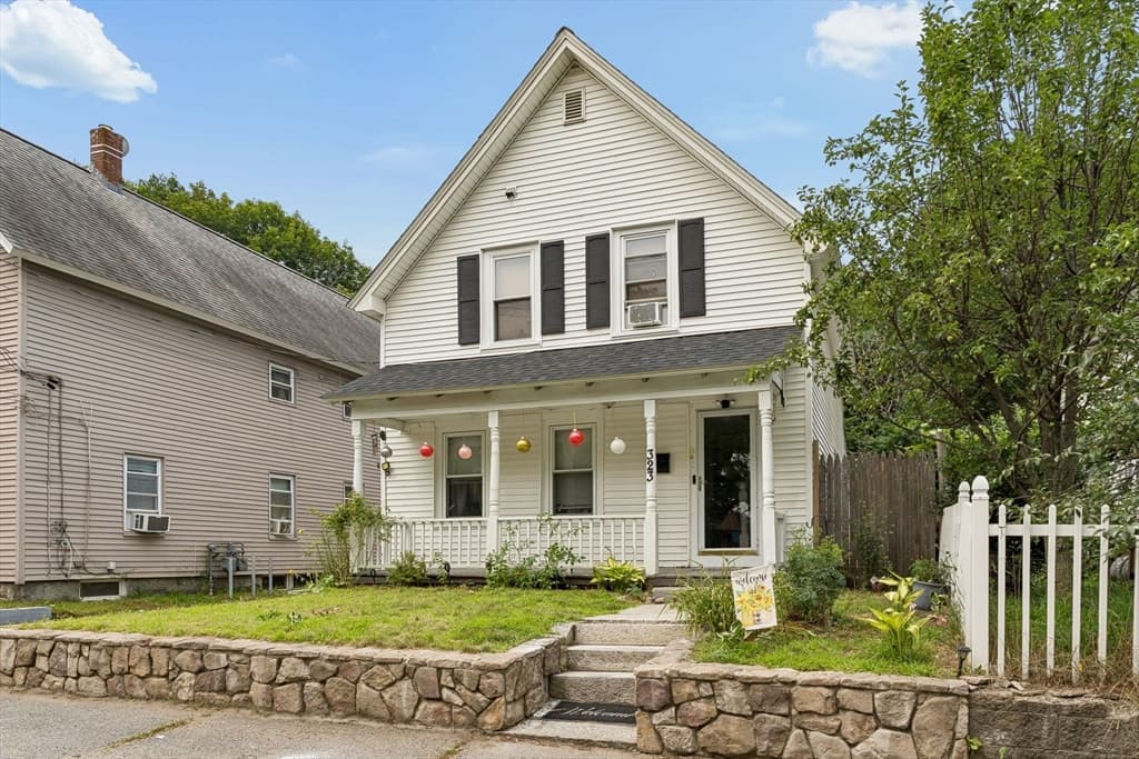 323 Rollstone St, Fitchburg MA 01420 photo 2