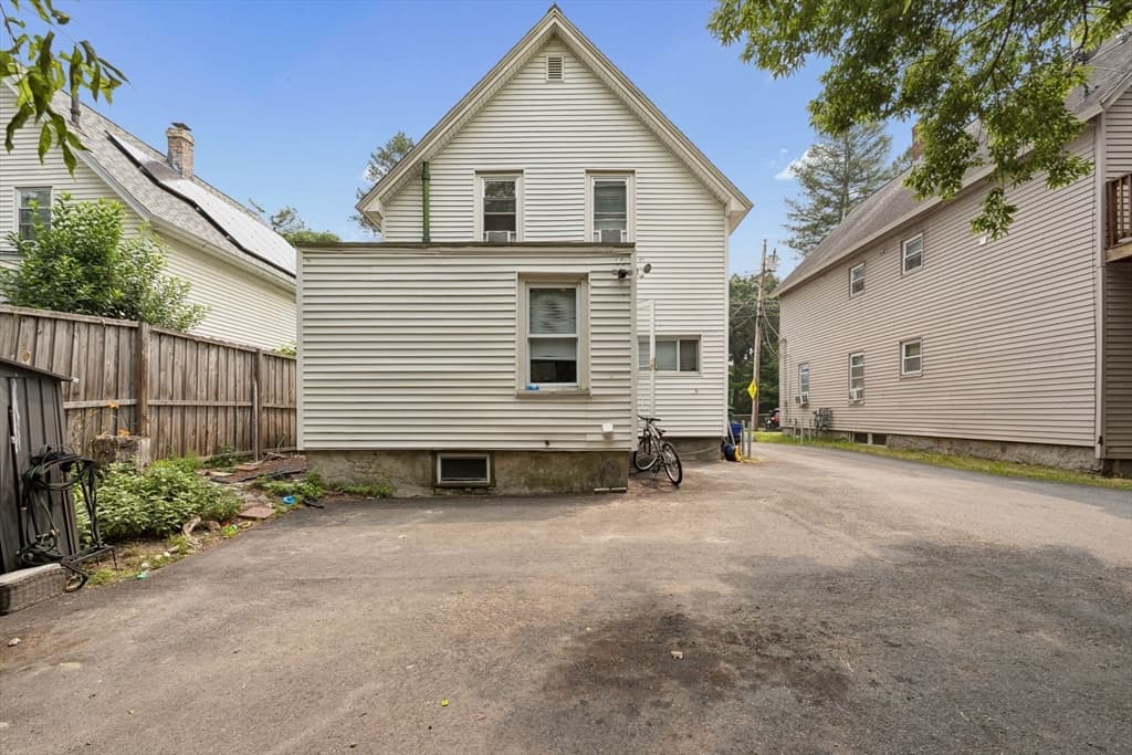 323 Rollstone St, Fitchburg MA 01420 photo 30