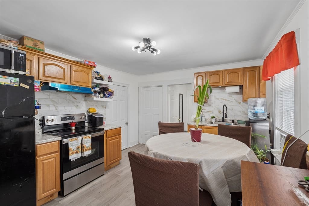 323 Rollstone St, Fitchburg MA 01420 photo 11