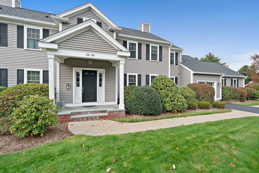 58 Bay Farm Rd # 58, Duxbury MA 02332