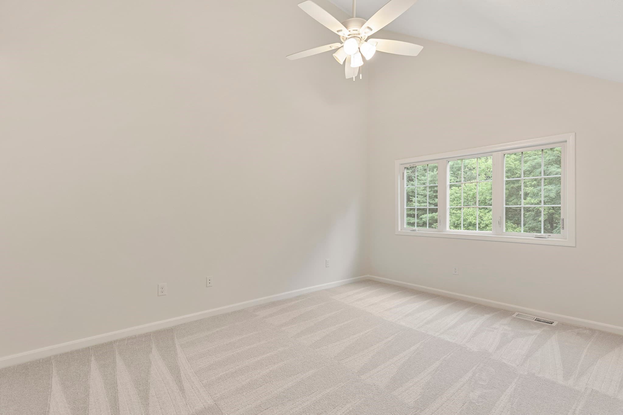 Condominium at 11 Rosewood Ln # 11, Hopkinton MA 01748, Hopkinton, photo 16 of 24