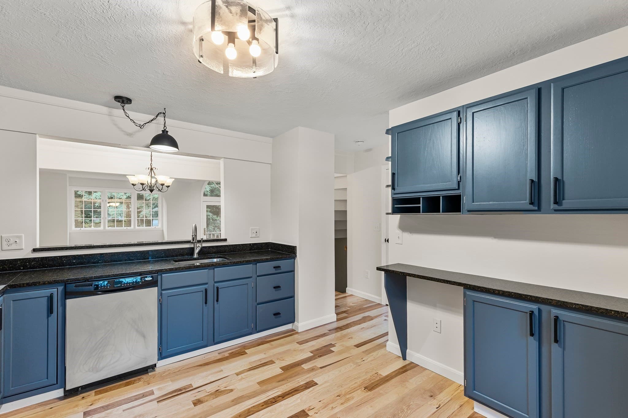 Condominium at 11 Rosewood Ln # 11, Hopkinton MA 01748, Hopkinton, photo 10 of 24