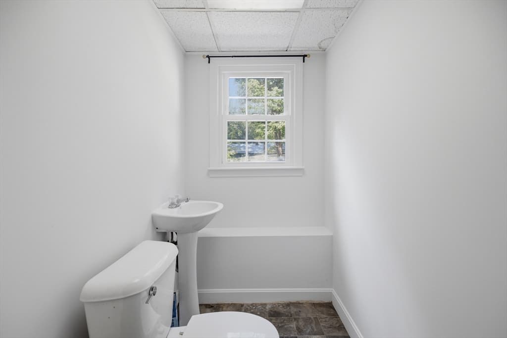 198 Hollis Rd, Lunenburg MA 01462 photo 27
