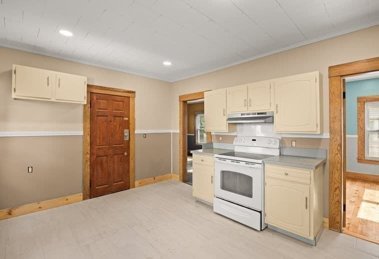 227 Dover St, Brockton MA 02301 photo 32