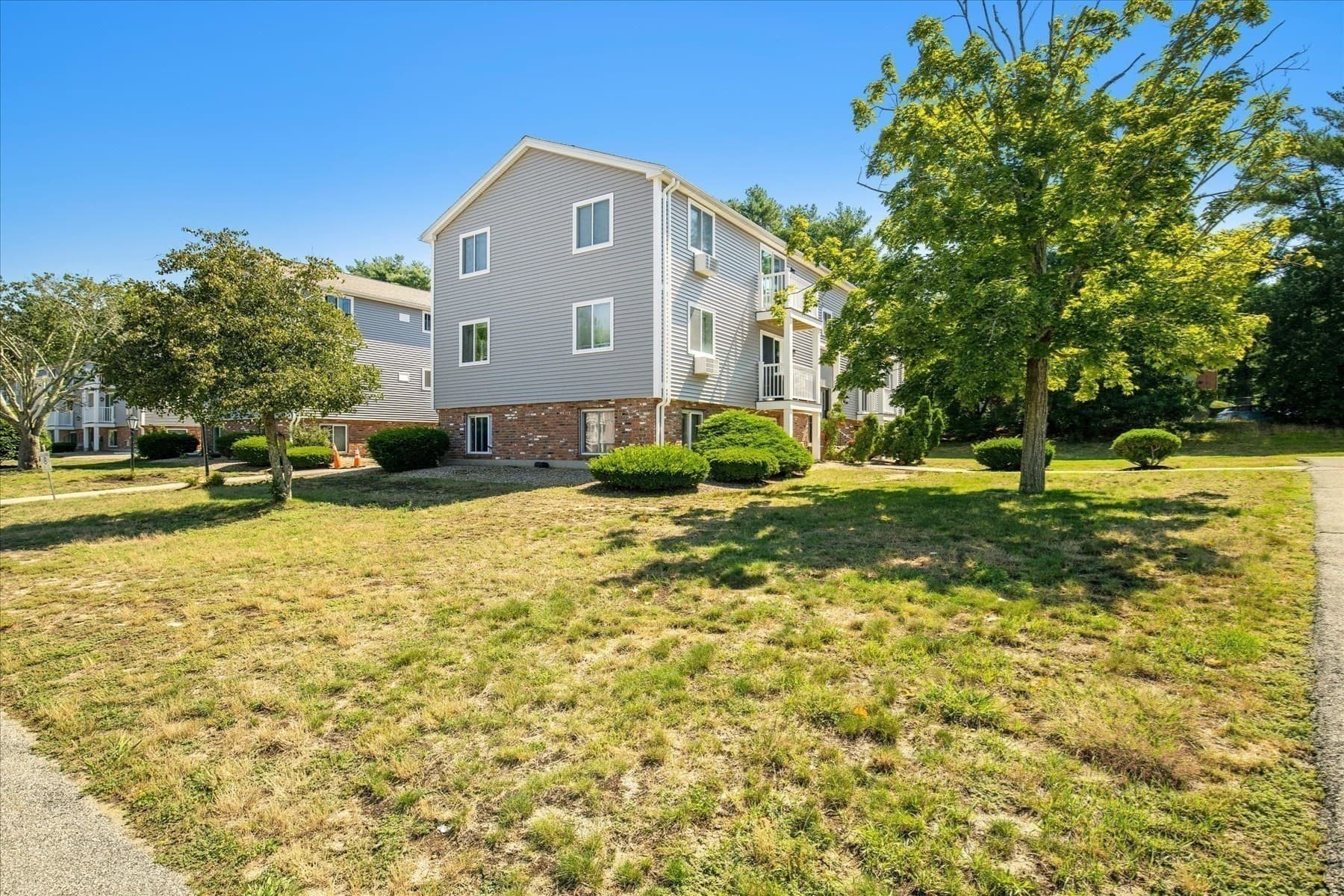 Condominium at 8 Royal Dane Dr # 68, Marshfield MA 02050, Marshfield, photo 23 of 39