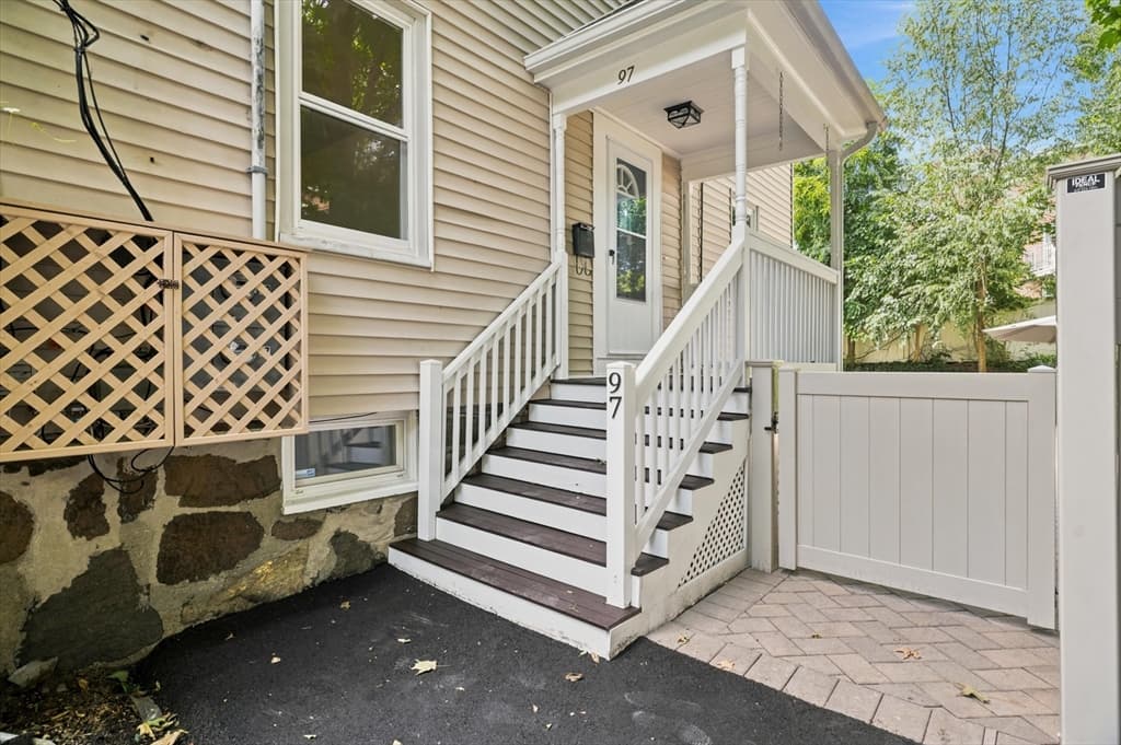 97 Melendy Ave # 97, Watertown MA 02472 photo 2