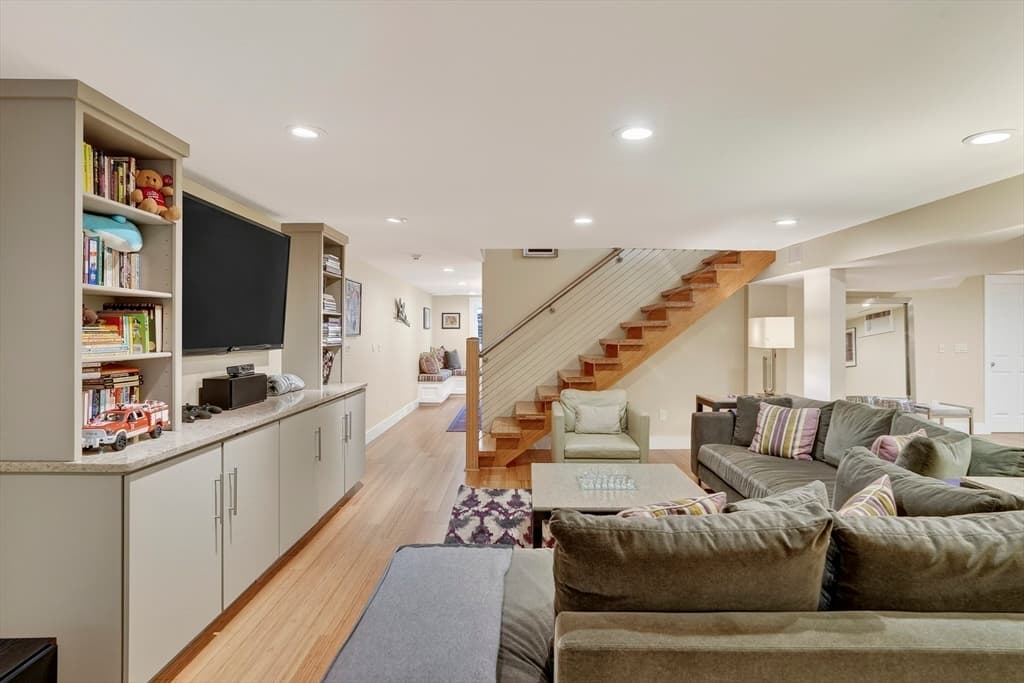 8 Woodhaven Dr, Edgartown MA 02539 photo 23