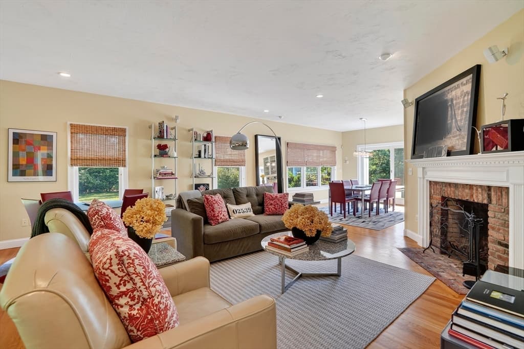 8 Woodhaven Dr, Edgartown MA 02539 photo 4