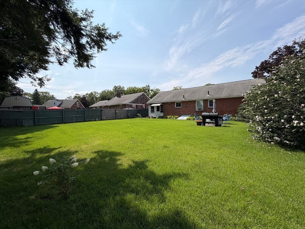 608 Pleasant St, Holyoke MA 01040 photo 21
