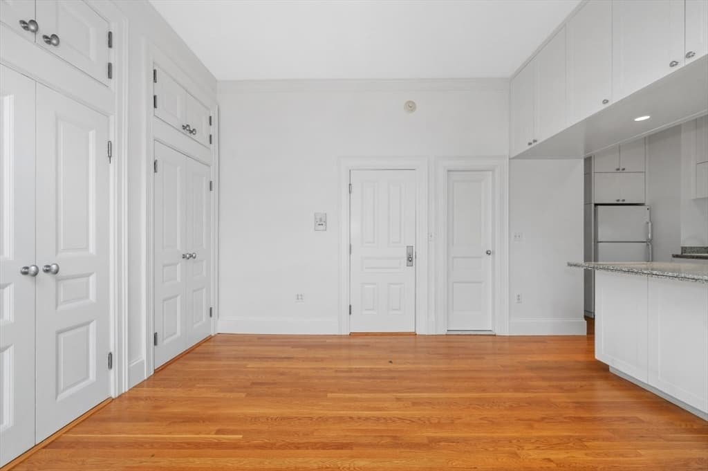 233 Commonwealth Avenue # 7, Boston MA 02116 photo 11