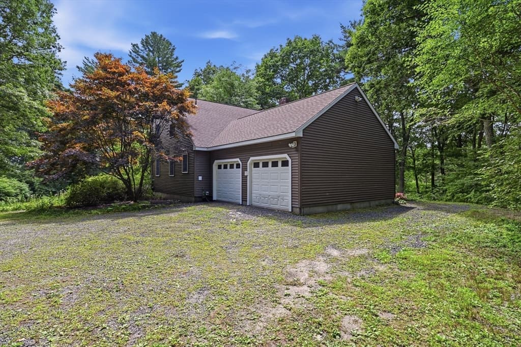 232 Gold St, Belchertown MA 01007 photo 3