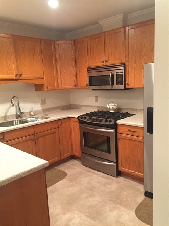 1056 Victoria # 13, New Bedford MA 02745 photo 3