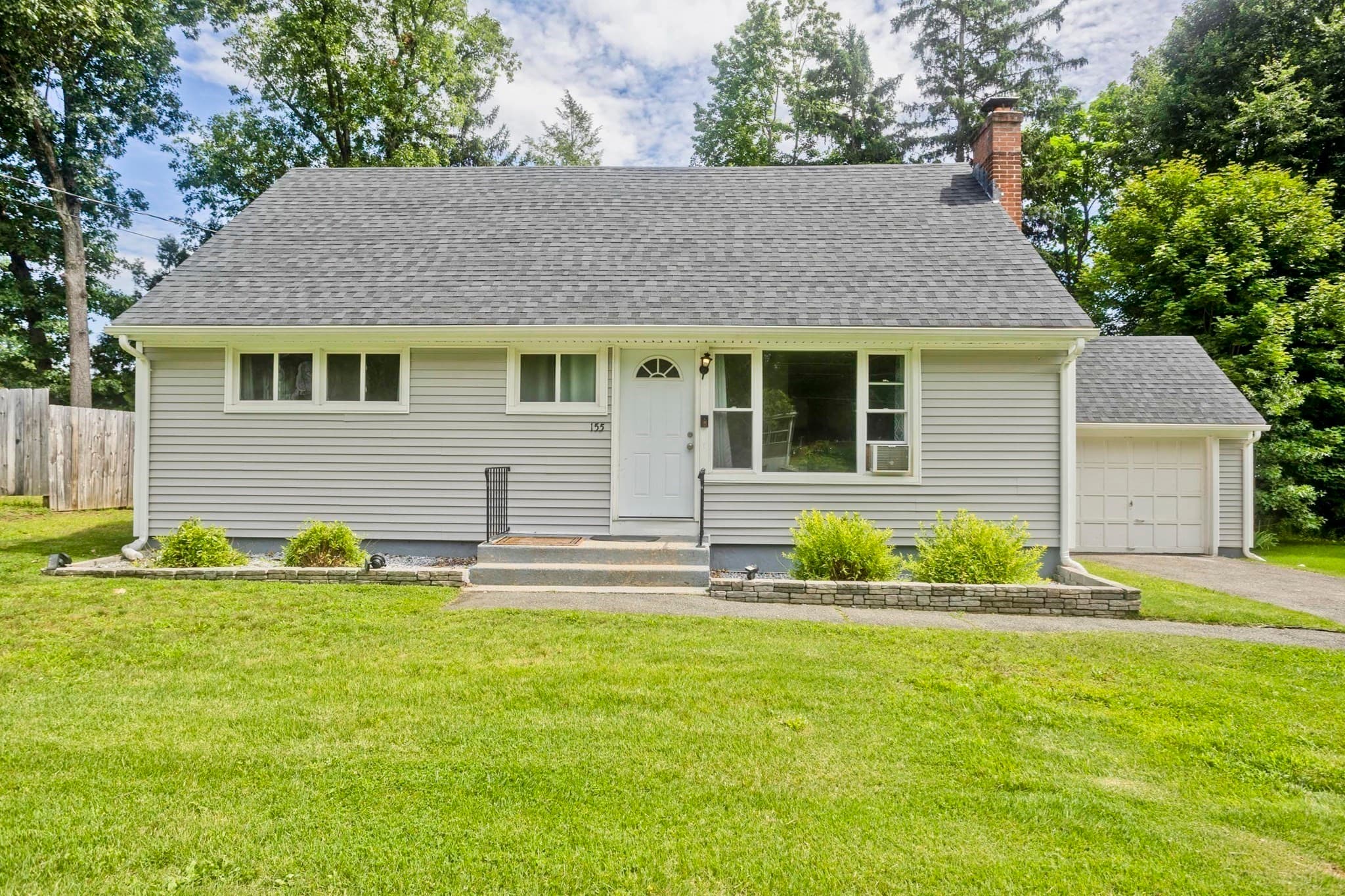 Single Family Residence at 155 Old Farm Rd, Springfield MA 01119, Springfield, photo 2 of 33