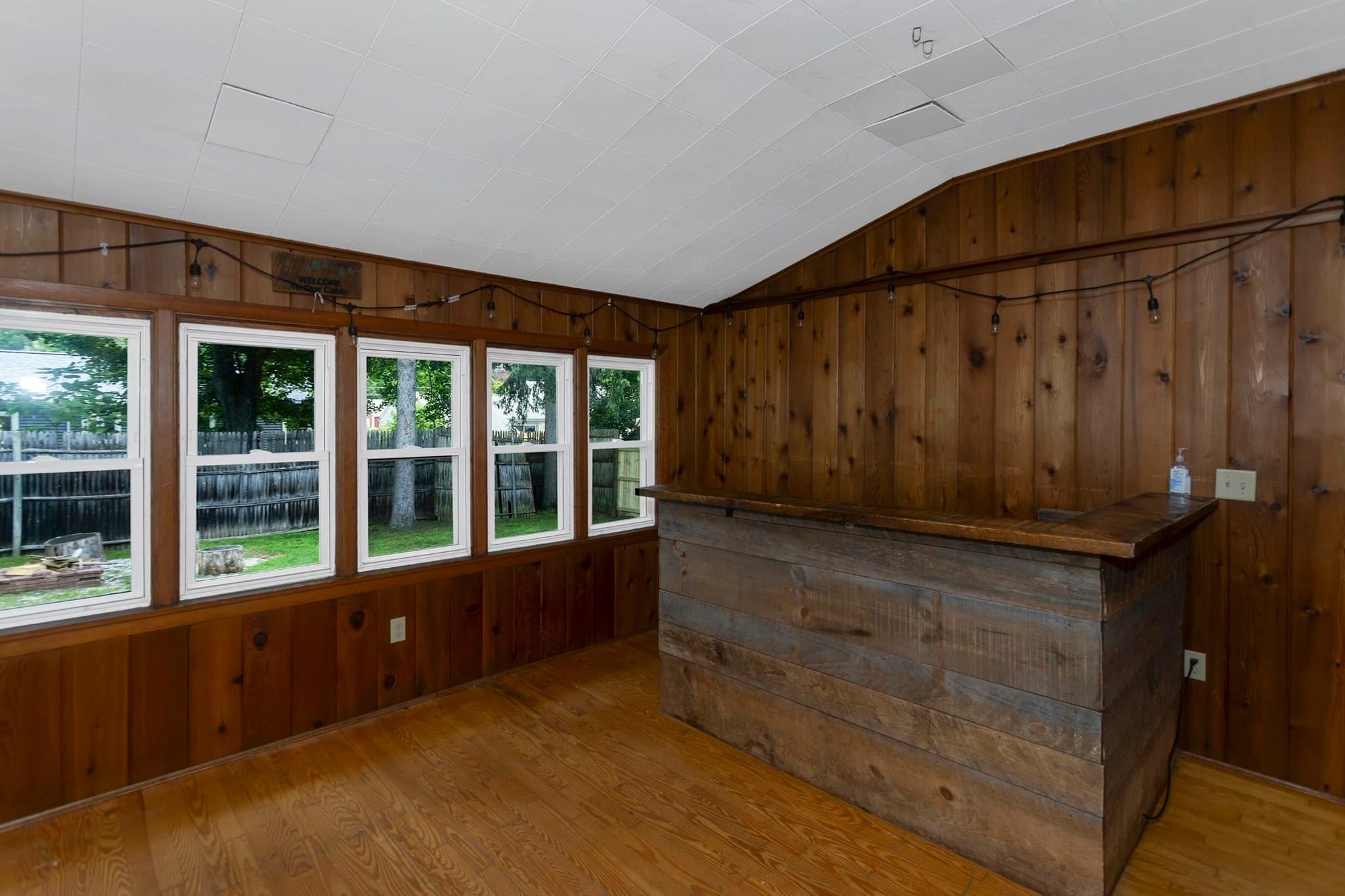 Single Family Residence at 155 Old Farm Rd, Springfield MA 01119, Springfield, photo 16 of 33