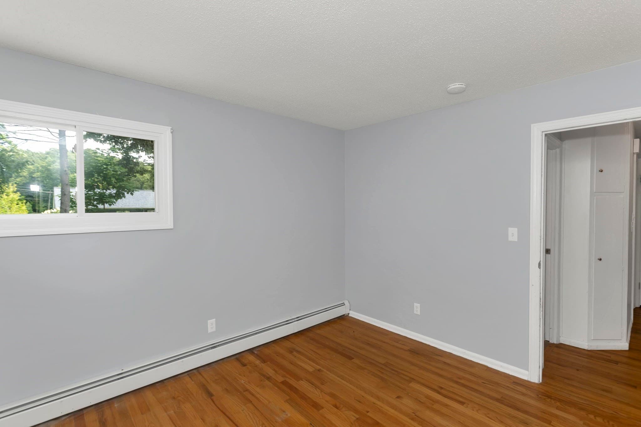 Single Family Residence at 155 Old Farm Rd, Springfield MA 01119, Springfield, photo 12 of 33