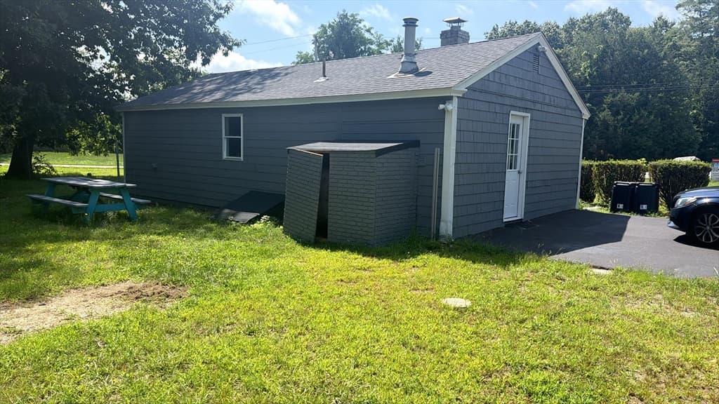 1 E Public St, Freetown MA 02702 photo 2