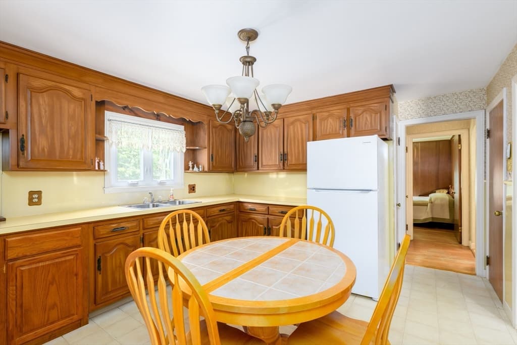 Single Family Residence at 44 Zenith Drive, Worcester MA 01602, Worcester, photo 6 of 24