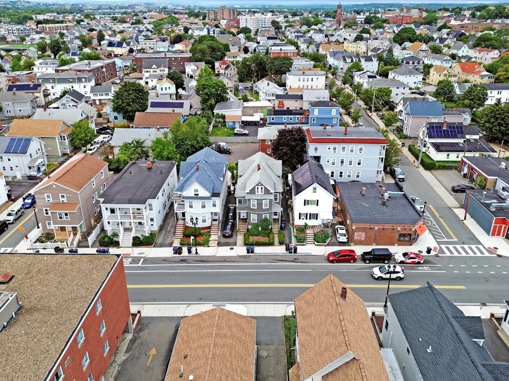 28 Ferry St, Everett MA 02149 photo 3