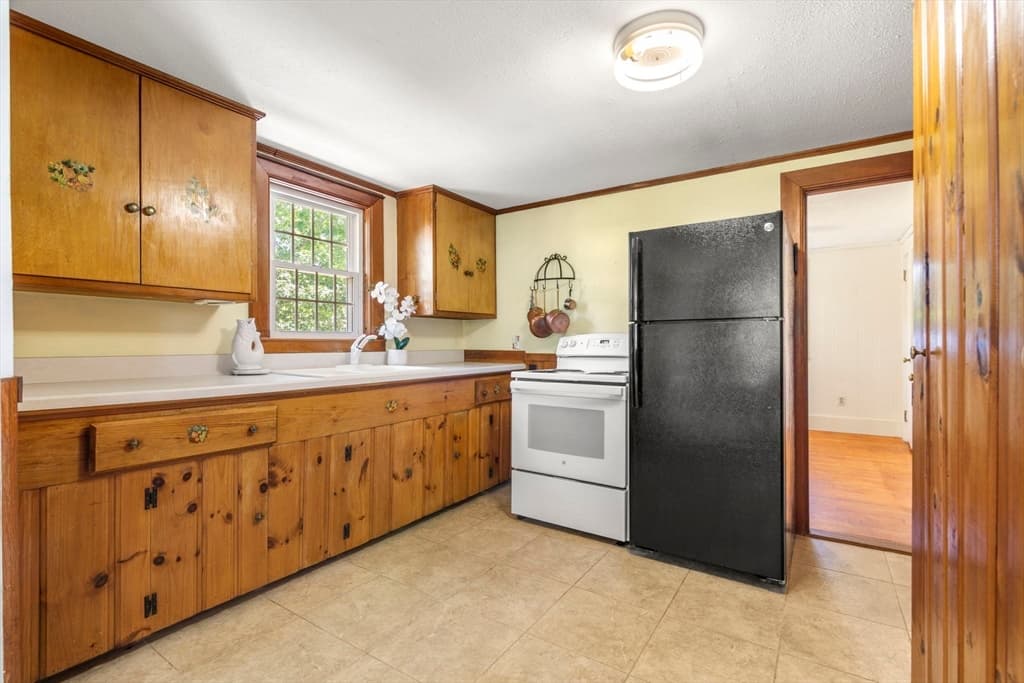 107 Shorewood Dr, Falmouth MA 02536 photo 12