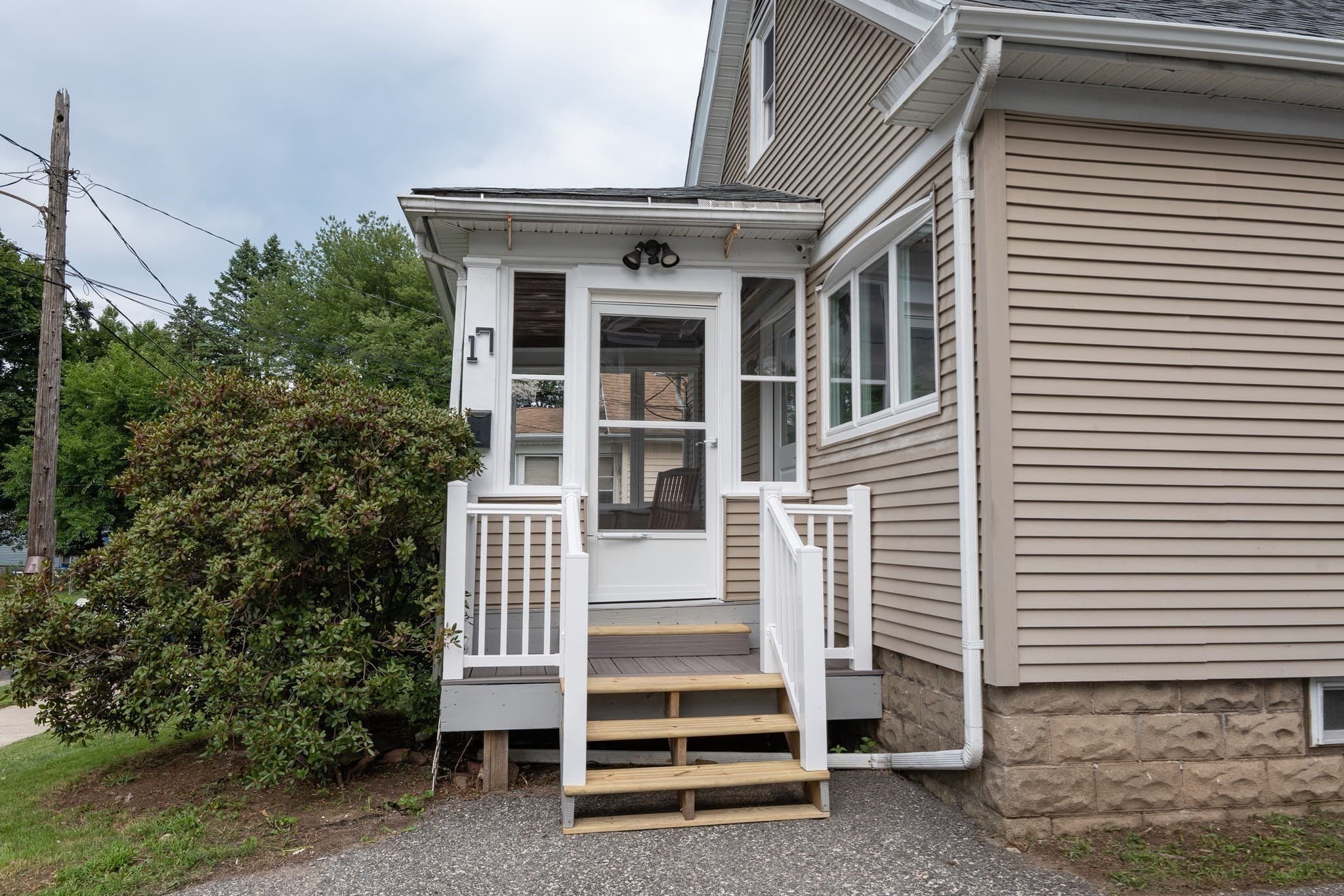 Single Family Residence at 17 Bushwick Place, Springfield MA 01109, Springfield, photo 6 of 31